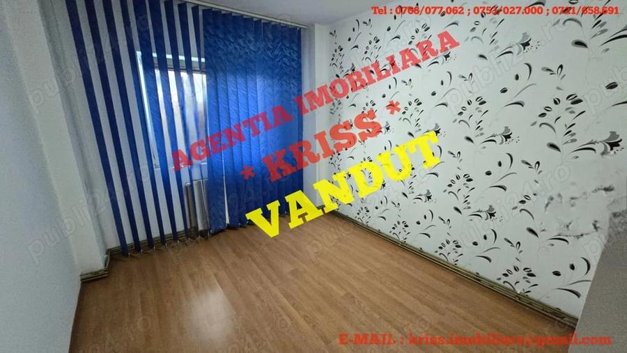 Apartament cu 4 camere decomandat în Găvana