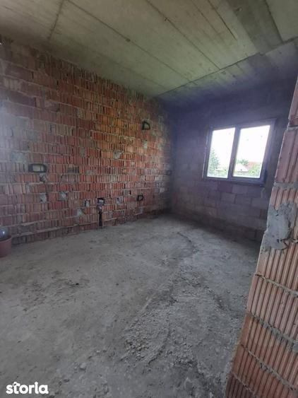 De vanzare Vila la rosu din caramida in aropiere de Roman, 76.000 euro - 13