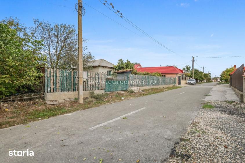 Casă cu 4 camere cu Teren 1531 Mp în Pecineaga