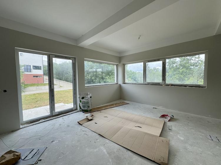 Duplex cu 4 camere cu Canalizare în Chinteni