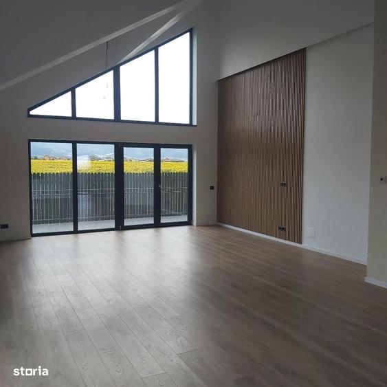 Casă cu 3 camere în Tărlungeni