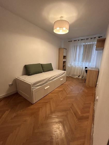 Apartament cu 3 camere în 1 Mai
