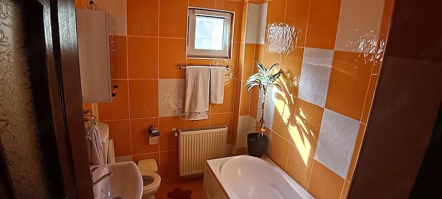 Casă cu Teren 300 Mp în Central