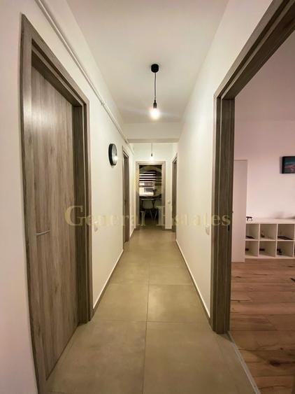 Apartament cu 3 camere în Tractorul