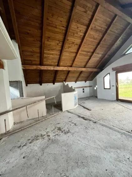 Casă cu Teren 1674 Mp în Frătăuții Vechi