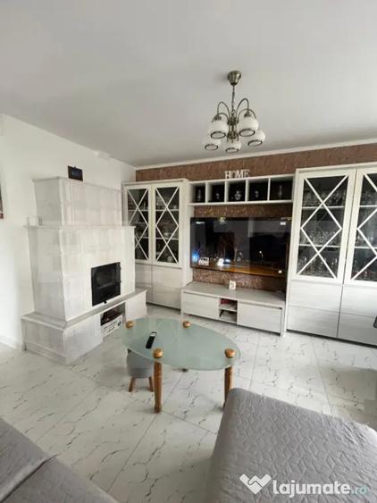Casă cu 8 camere cu Teren 450 Mp în Central