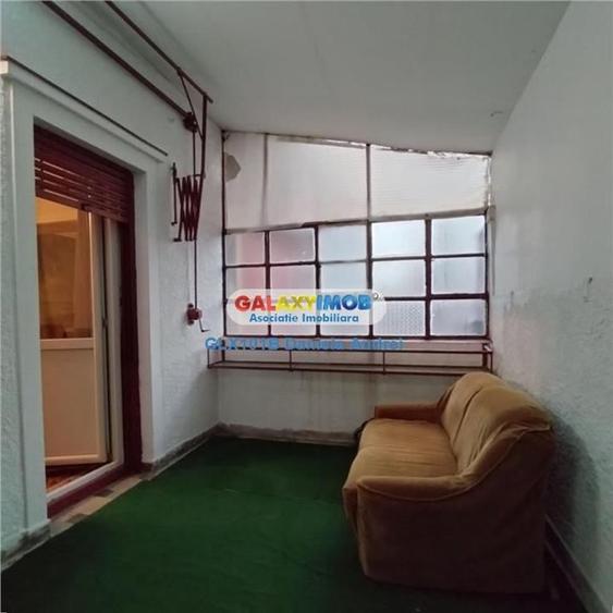 Apartament cu 4 camere semidecomandat, mobilat în Calea Plevnei
