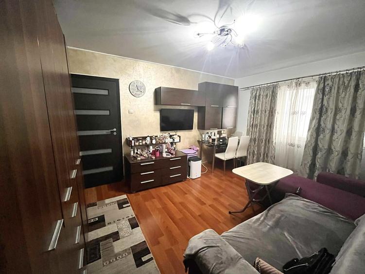 Apartament cu 2 camere semidecomandat, mobilat în Alexandru cel Bun