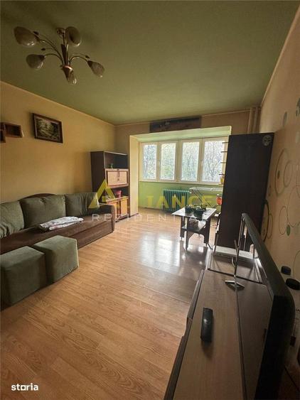 Apartament cu 3 camere decomandat, mobilat în Giurgiului