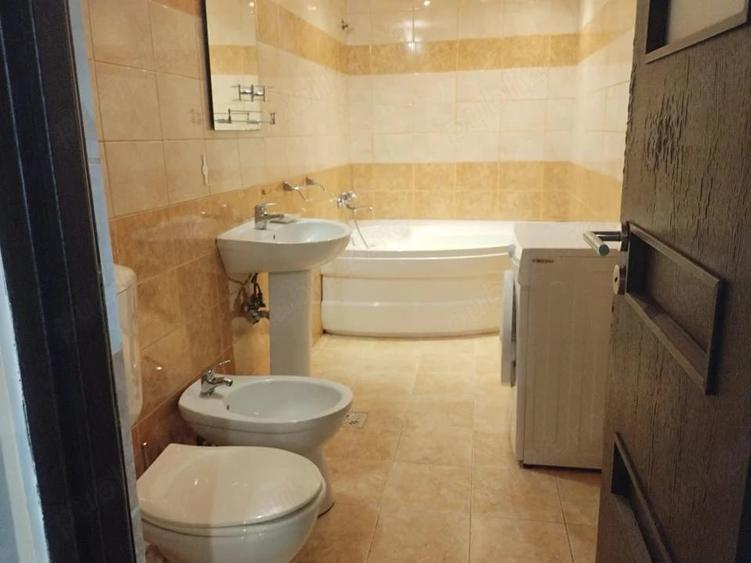 Apartament cu 2 camere semidecomandat în Florești