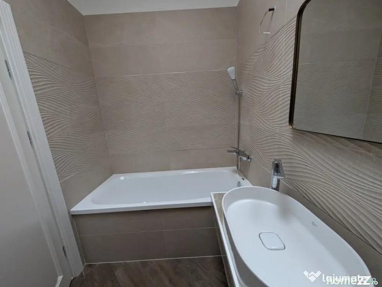 Apartament cu 3 camere decomandat în Ștefan cel Mare