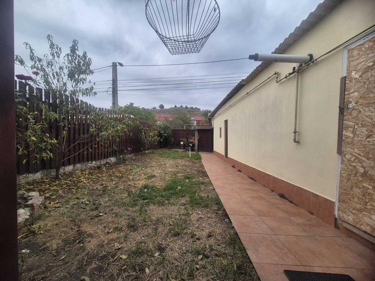 Casă cu 3 camere în Central