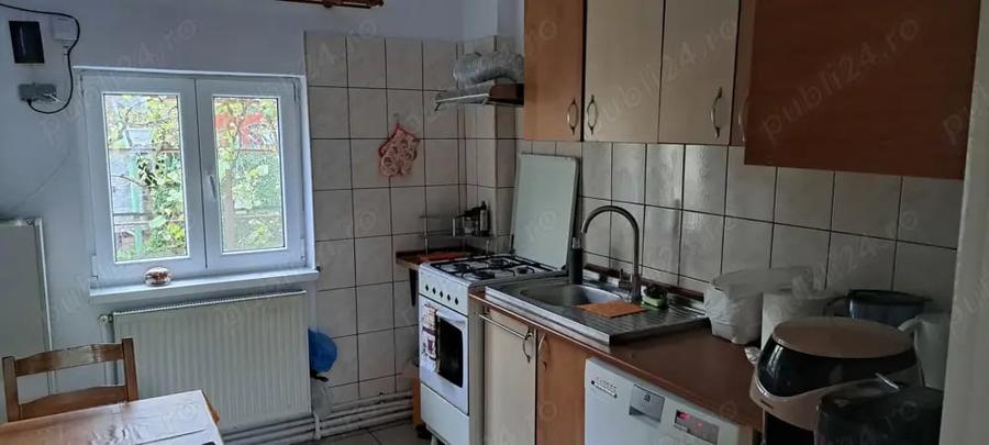 Casă cu 5 camere cu Teren 353 Mp în Republicii