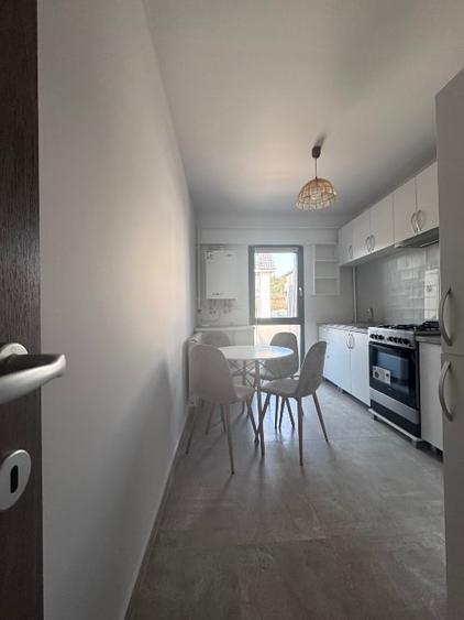 Apartament cu 2 camere decomandat, mobilat în Rediu