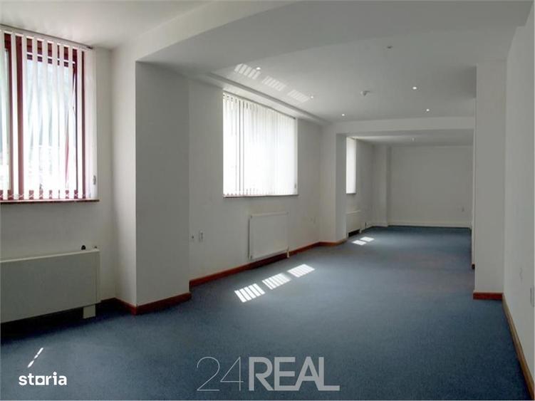 Spațiu comercial, de 100 mp, în Central