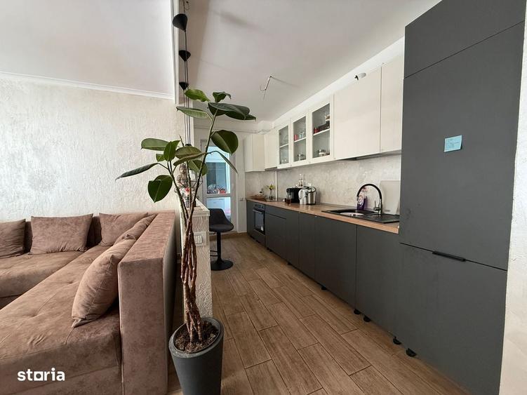 Apartament cu 3 camere semidecomandat în Tineretului