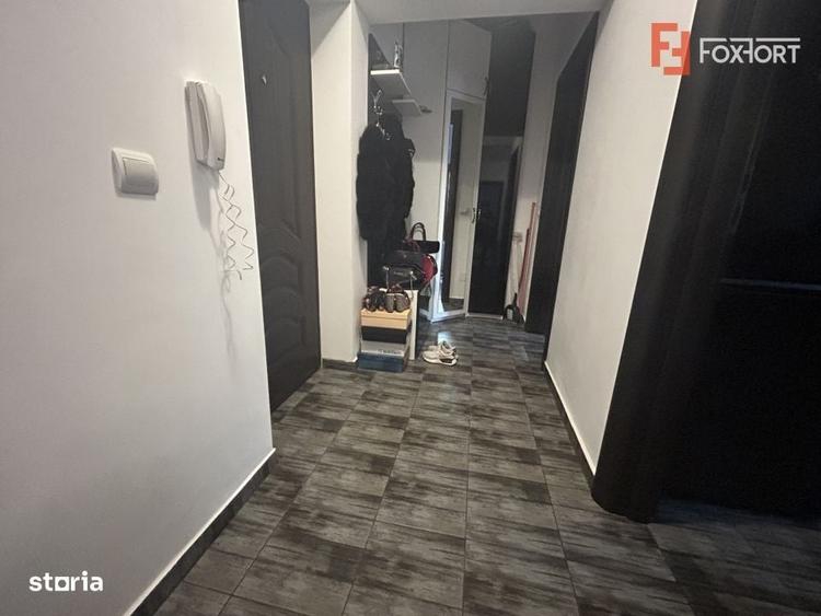Apartament cu 2 camere semidecomandat în Girocului