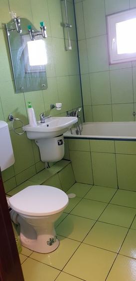 Apartament cu 3 camere decomandat în Zorilor