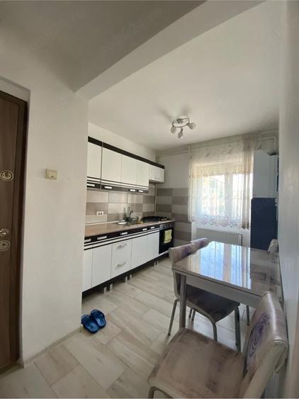 Apartament cu 2 camere semidecomandat în Cetate