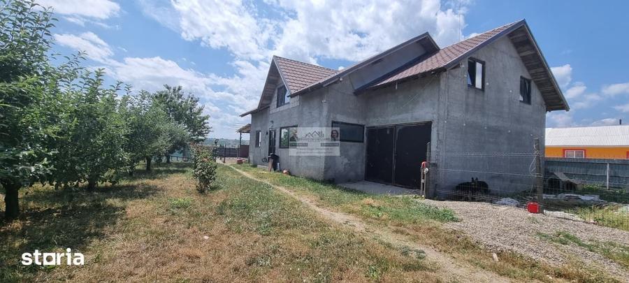 Casă cu 5 camere cu Teren 1159 Mp în Gherdana