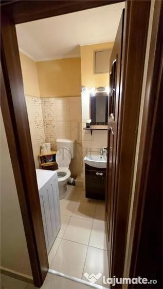 Apartament cu 3 camere decomandat în Torontalului