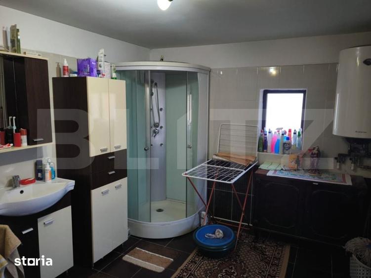 Casă cu 4 camere decomandat cu Teren 2000 Mp în Leu