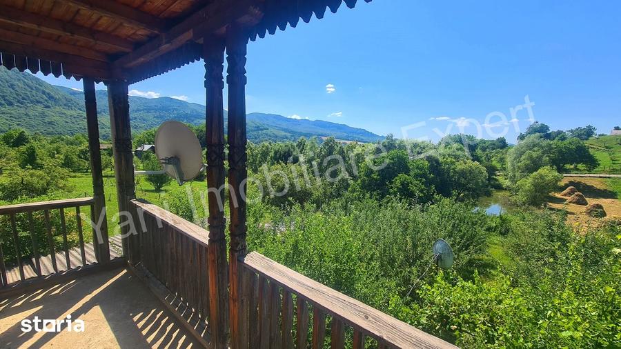 Casă cu 3 camere cu Teren 2469 Mp în Nucșoara