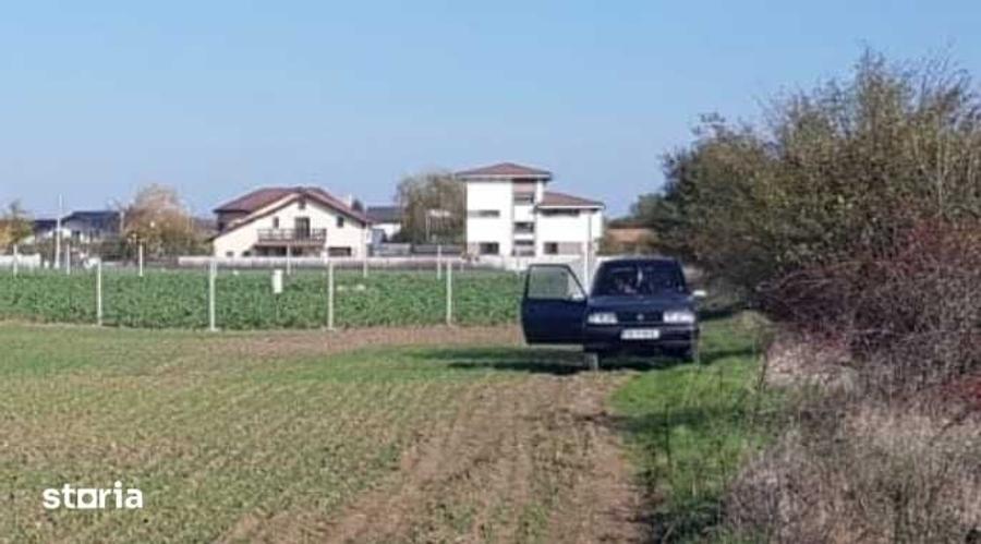 Teren de 990 mp, în Central