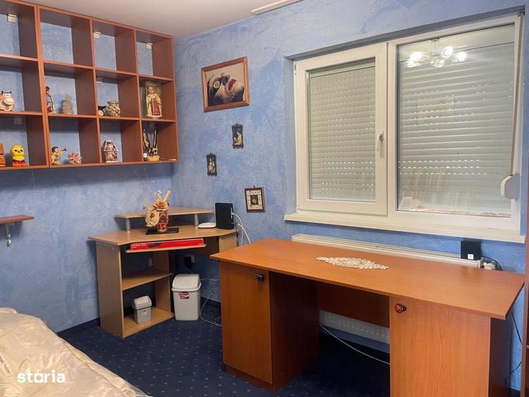 Casă cu 4 camere cu Teren 453 Mp în Câmpului