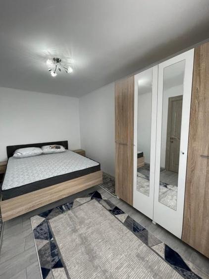 Apartament cu 2 camere semidecomandat, mobilat în Tomis Nord
