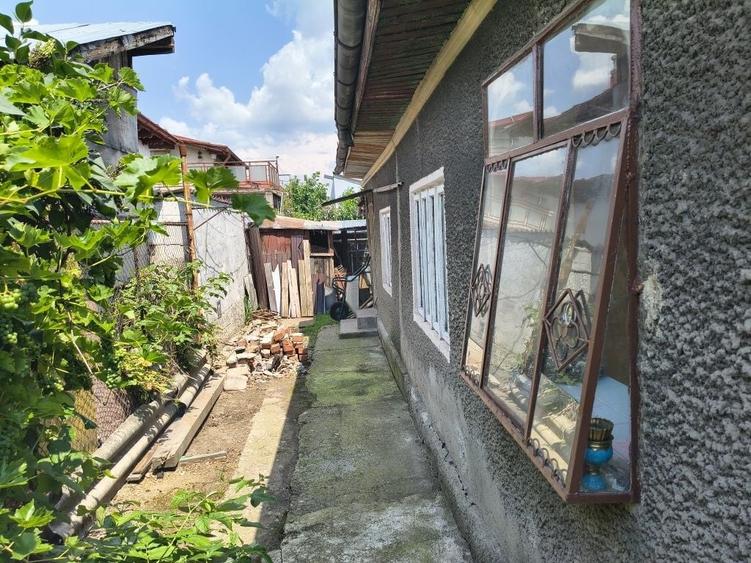 Casă cu 3 camere semidecomandat în Sud