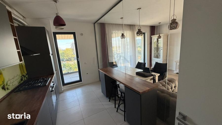 Apartament cu 4 camere decomandat în Pipera