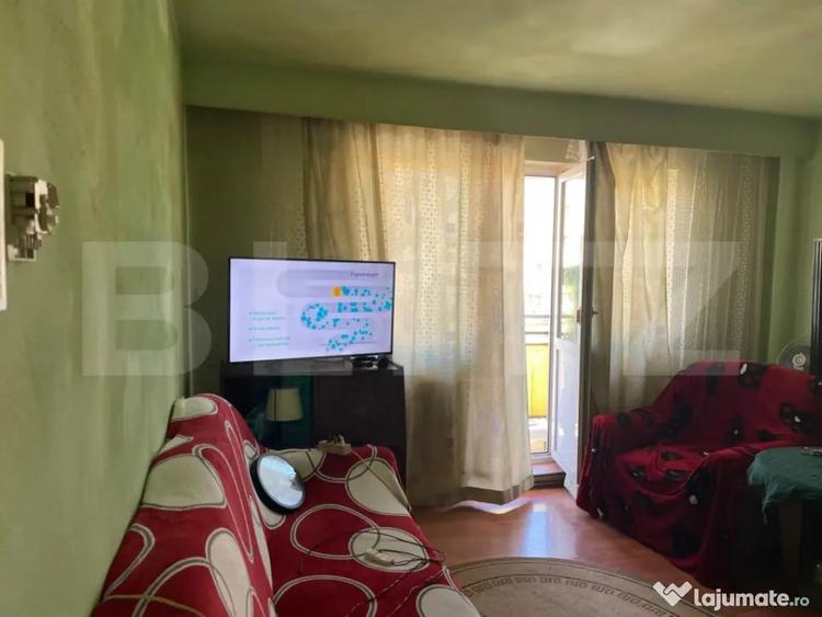 Apartament cu 4 camere decomandat în Central
