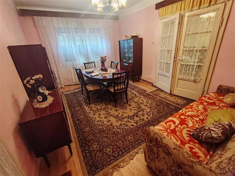 Casă individuală cu 4 camere cu Teren 622 Mp în Est