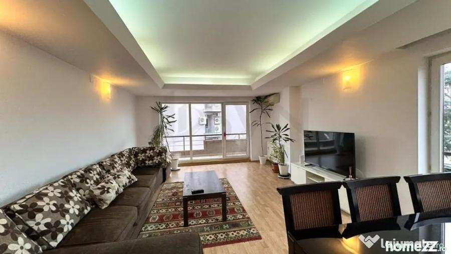 Apartament cu 4 camere decomandat în Nordului
