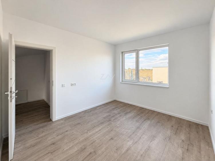 Duplex cu 5 camere cu Canalizare în Moșnița Nouă