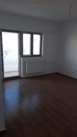 Apartament cu 3 camere decomandat în Apollo