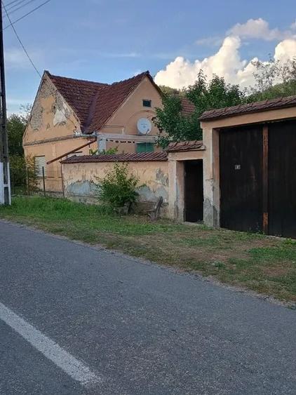 Casă cu 3 camere cu Teren 20000 Mp în Corbești