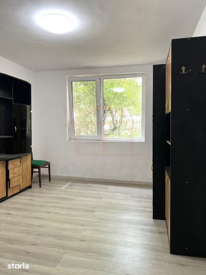 Garsonieră în Micro 19