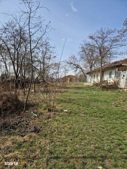 Casă cu 2 camere cu Teren 4260 Mp în Răchiți