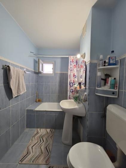 Apartament cu 3 camere decomandat, mobilat în Săsar