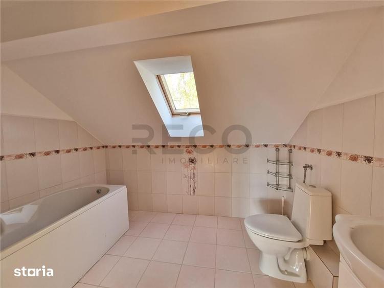 Casă cu 8 camere cu Teren 2756 Mp în Sântandrei