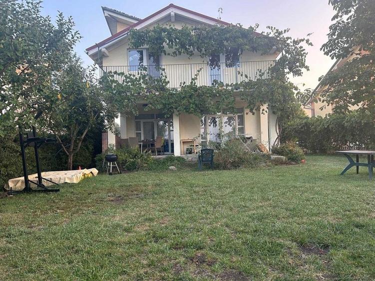 Casă individuală cu 4 camere cu Canalizare în Șura Mică