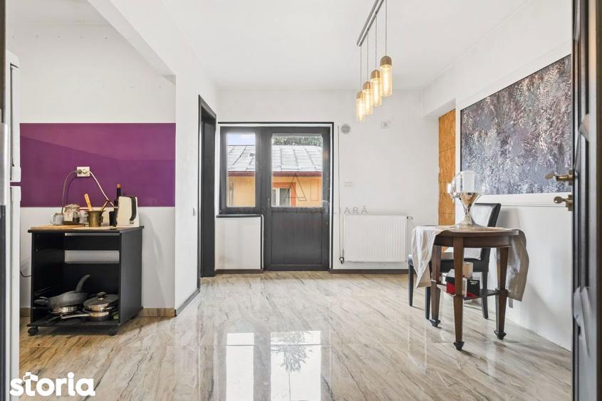 Casă cu 10 camere cu Teren 336 Mp în Colentina