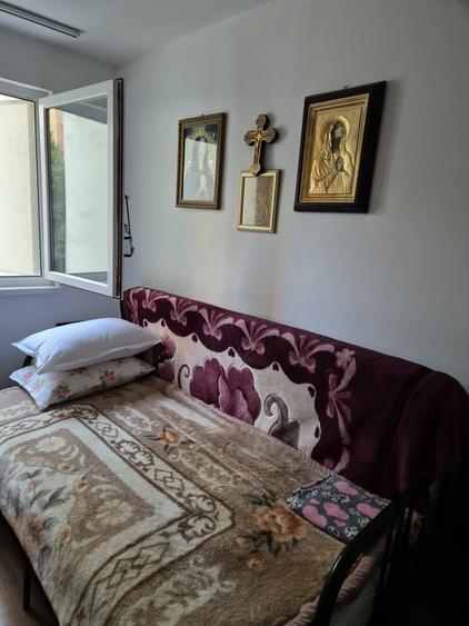 Apartament cu 3 camere semidecomandat în Central — fotografia 3