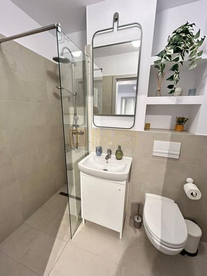 Apartament cu 2 camere decomandat, mobilat în Punctele Cardinale