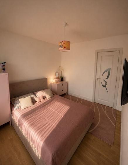 Apartament cu 3 camere decomandat în Băneasa
