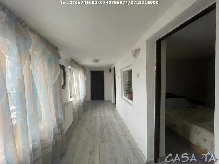 Casă individuală cu 6 camere cu Canalizare în Central