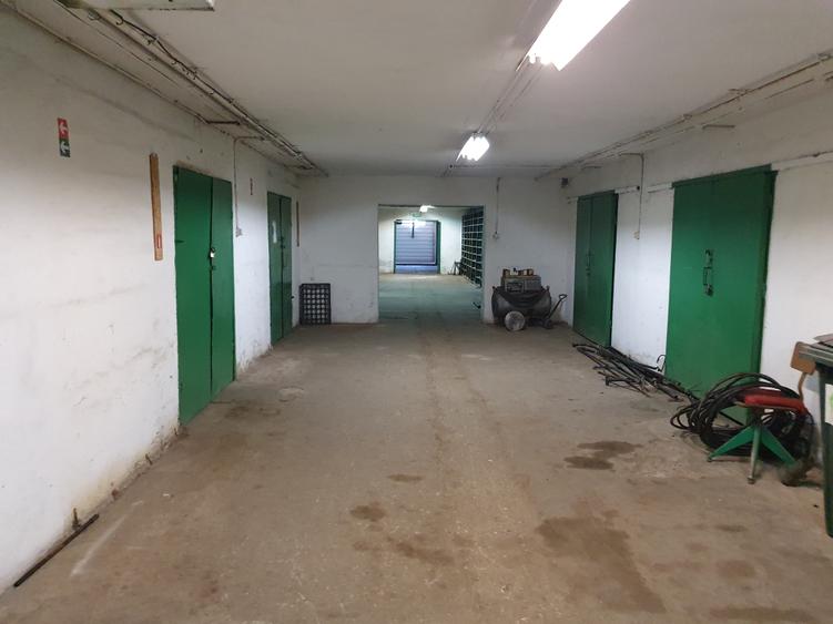 Spațiu industrial, de 1,800 mp, în Astra