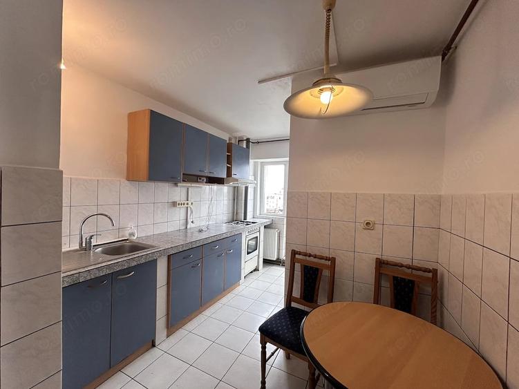 Apartament cu 2 camere decomandat în Intim